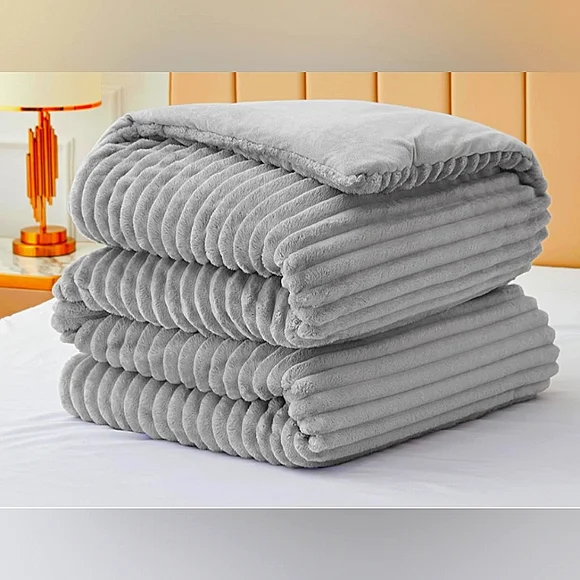 Full Size - 3 Piece Fluffy Duvet Cover Set - Cover & 2 Pillow Cases - Picture 3 of 14